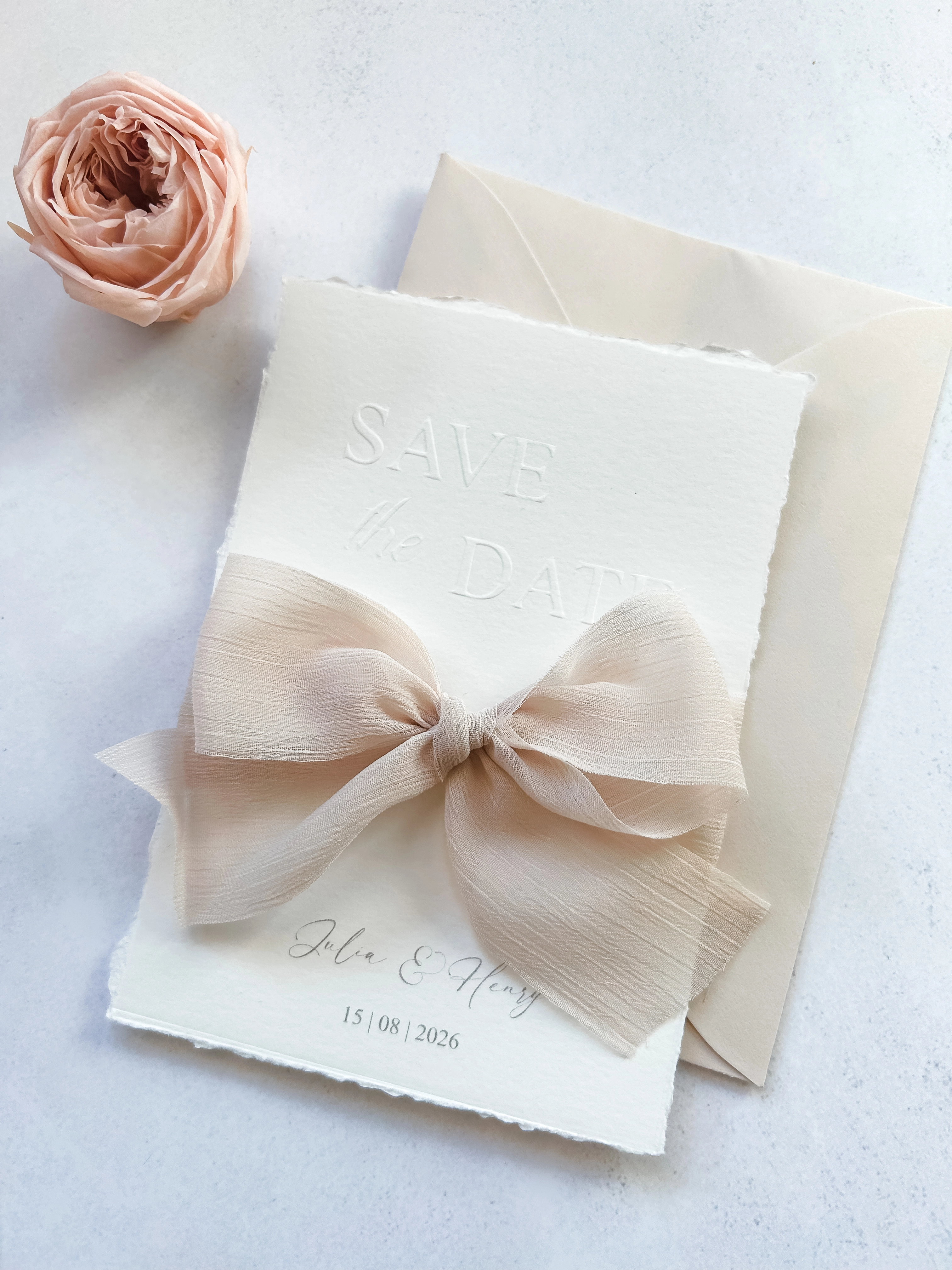 Schleifen aus Chiffon und Seide